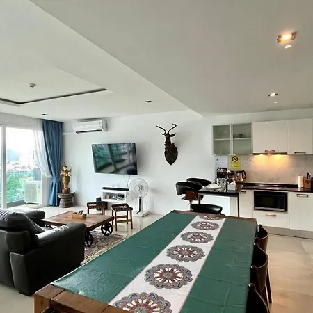 The Oh So Sexy Triple Penthouse-Rare 3-5Br 188M2